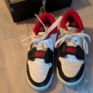 Nike Kids' Black and White Sneakers